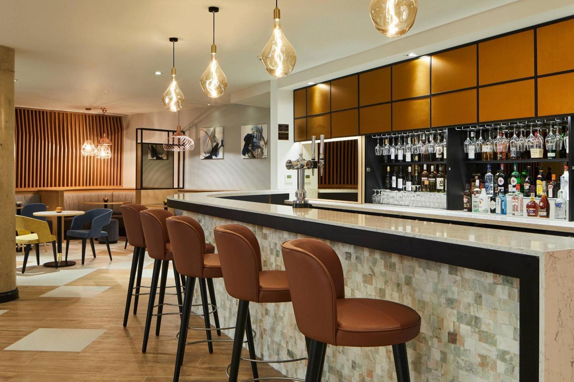 Courtyard By Marriott Oxford City Centre Buitenkant foto