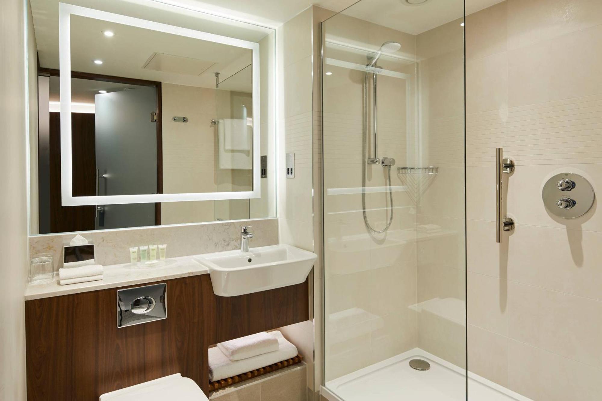 Courtyard By Marriott Oxford City Centre Buitenkant foto
